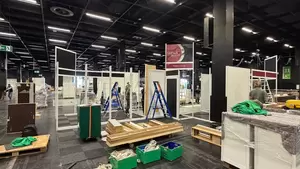 EISENWAREN設営中ですの画像